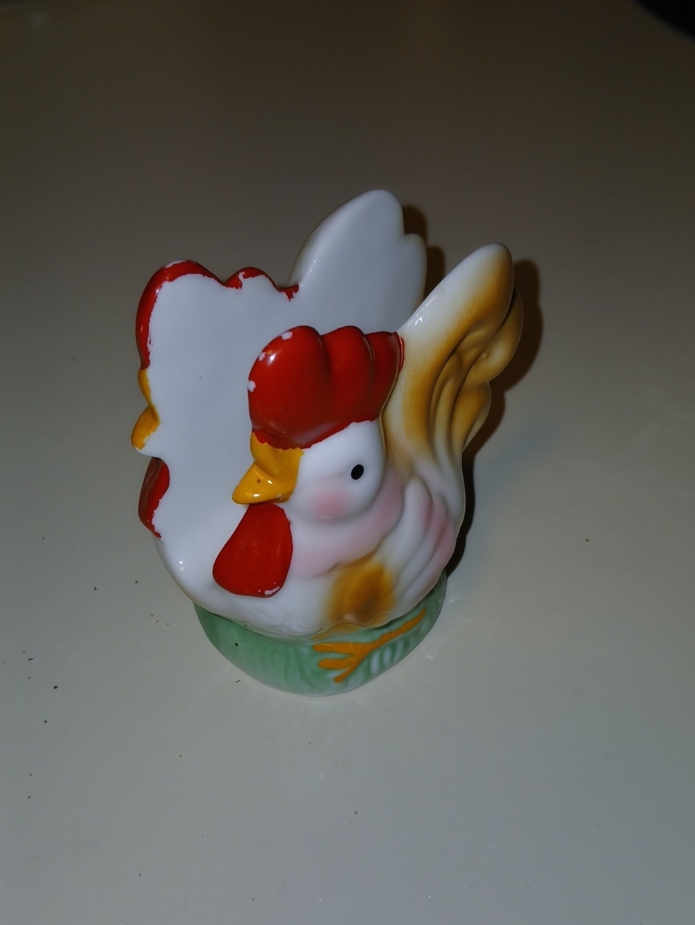 Decorative Ceramic Rooster Figurine in White and Red.A Paper napkin holder for T